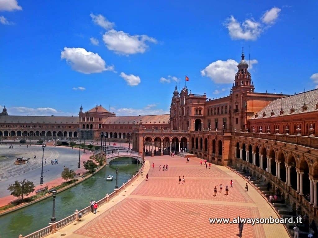 What to visit in Sevilla - Plaza de España