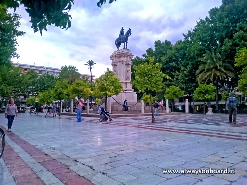 What to visit in Sevilla - Plaza Nueva