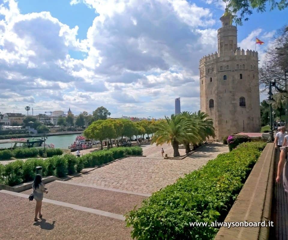 What to visit in Sevilla - Torre del Oro
